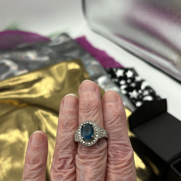 London Blue Topaz Ring, sz6, all real gems in this beautiful ring, - Picture 11 of 13